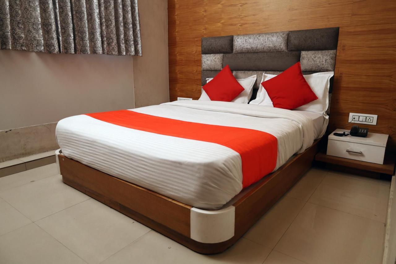 Hotel Madhav Villa 아흐메다바드 외부 사진